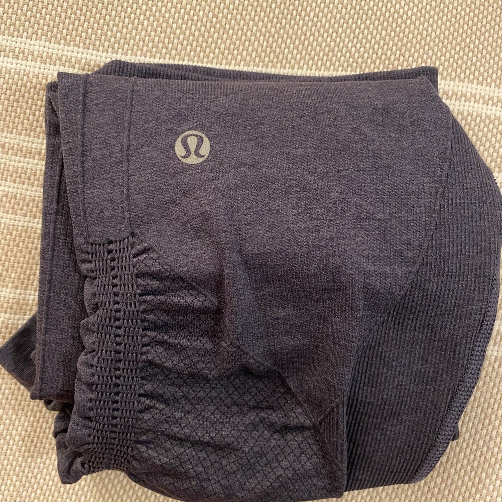 Lululemon crop size 6